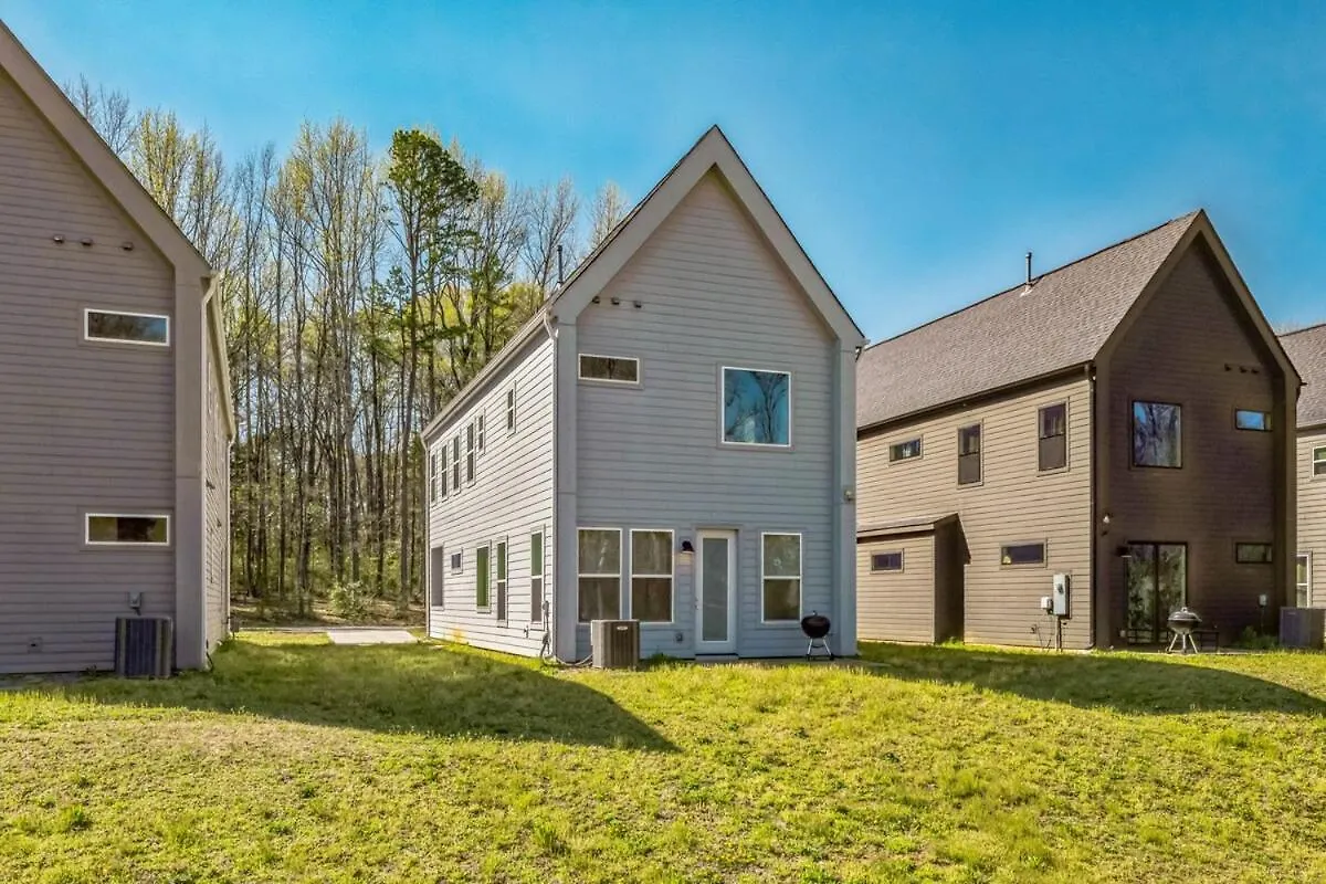 Pooltable-15 Mins To Uptown & Dt-King Bed! Villa Charlotte