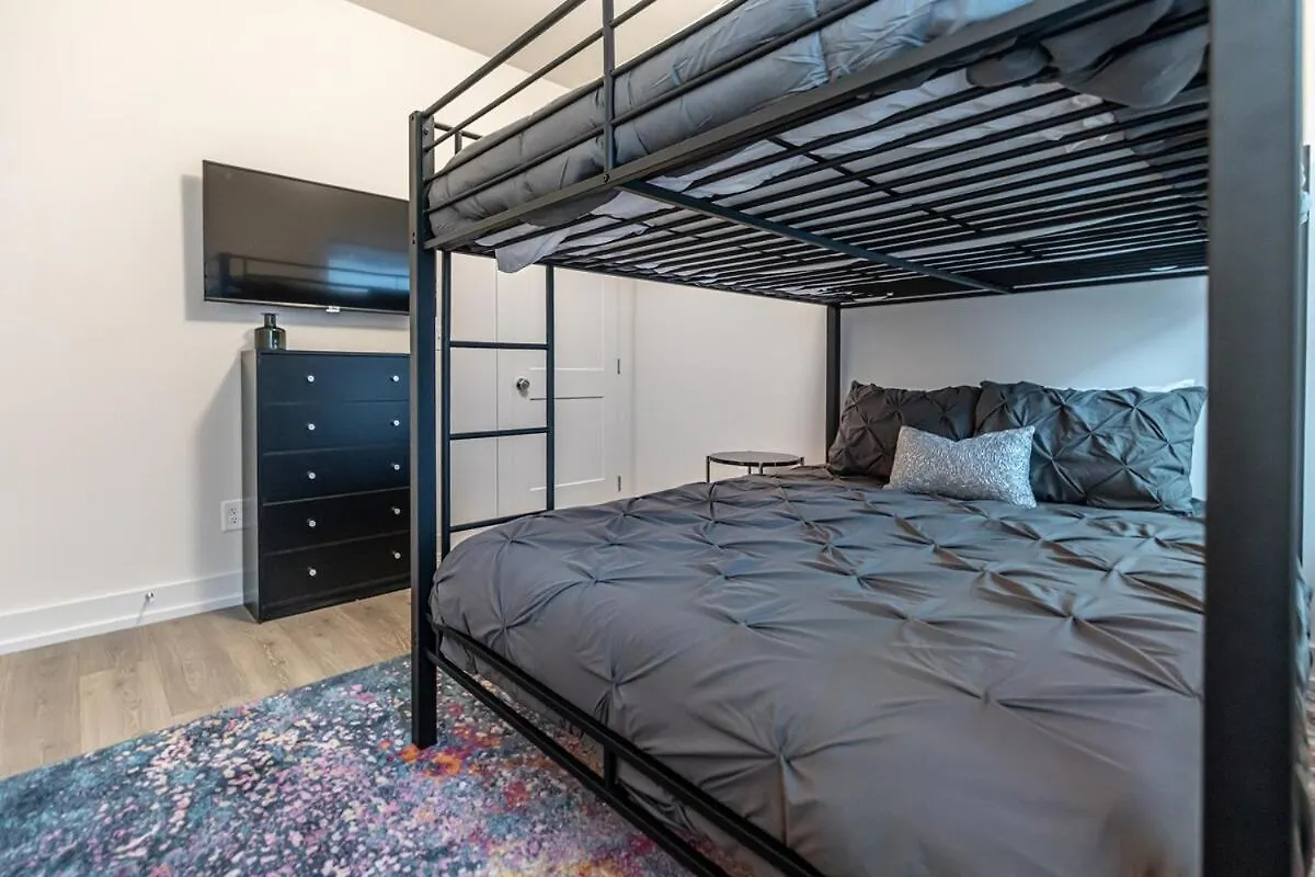 Pooltable-15 Mins To Uptown & Dt-King Bed! Villa Charlotte ABD