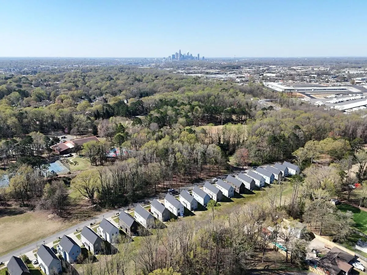 Pooltable-15 Mins To Uptown & Dt-King Bed! Villa Charlotte