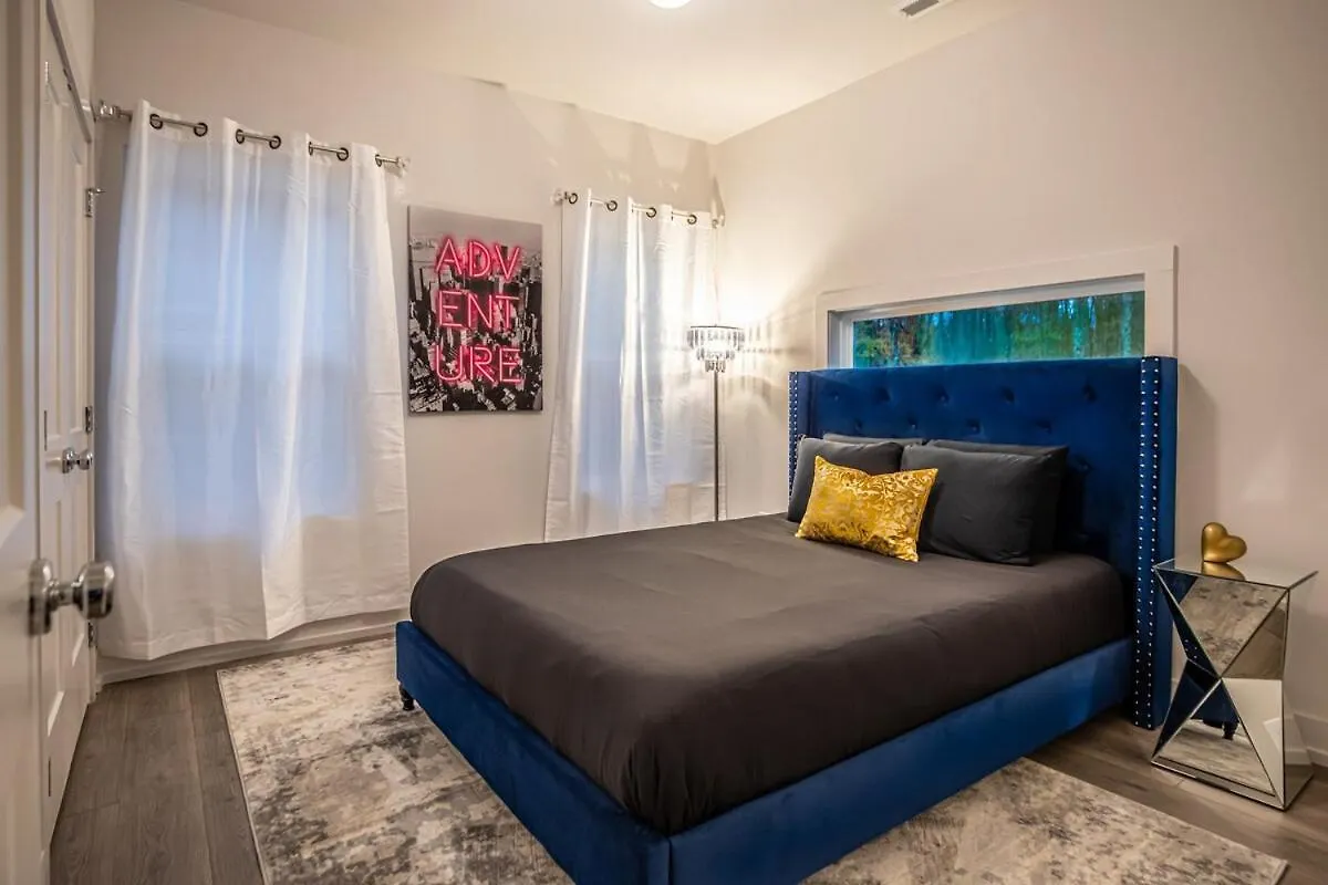 Holiday home Pooltable-15 Mins To Uptown & Dt-King Bed! Villa Charlotte