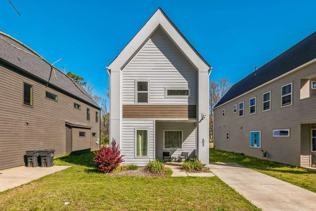 Pooltable-15 Mins To Uptown & Dt-King Bed! Villa Charlotte 0*,  United States
